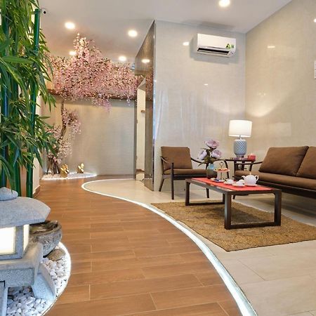 Pham Van Sakura Hotel Thuan An Экстерьер фото